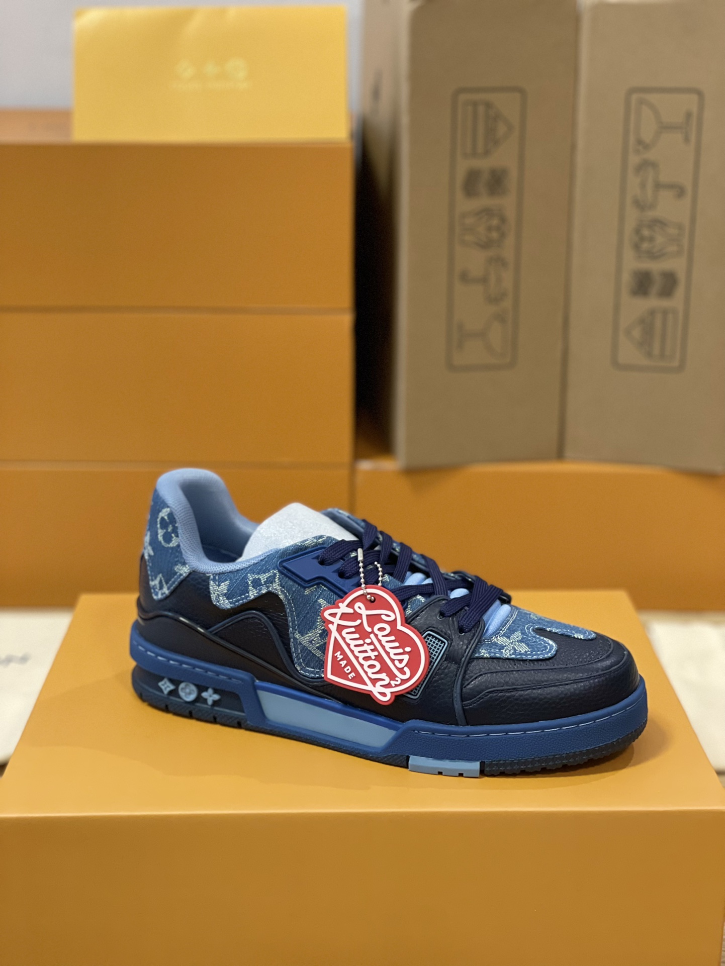 Louis Vuitton couple models DIY buckle sneakers sneakers