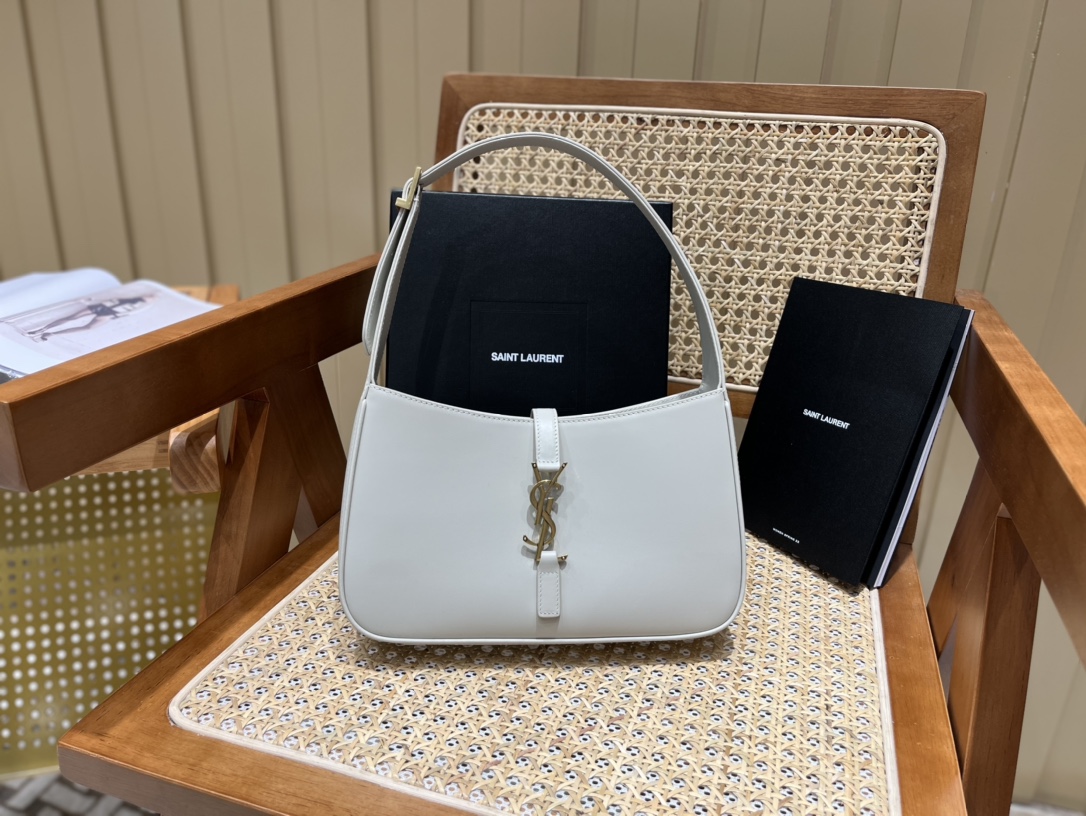 SAINT LAURENT Model: 657228 plain original leather.JD