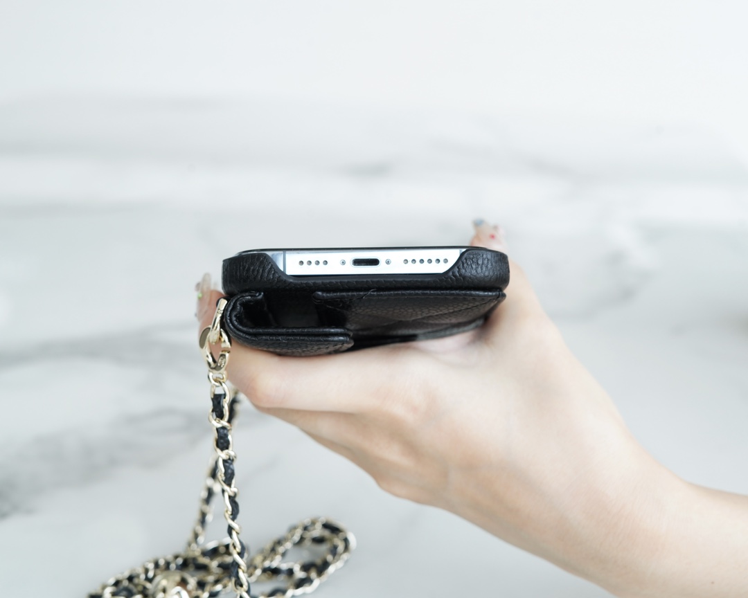 𝗖𝗛𝗔𝗡𝗘𝗟✦22𝒑 New cases ❶❸ 𝙥𝙧𝙤𝙈𝙖𝙓 Black (for 📱12/13pro max)