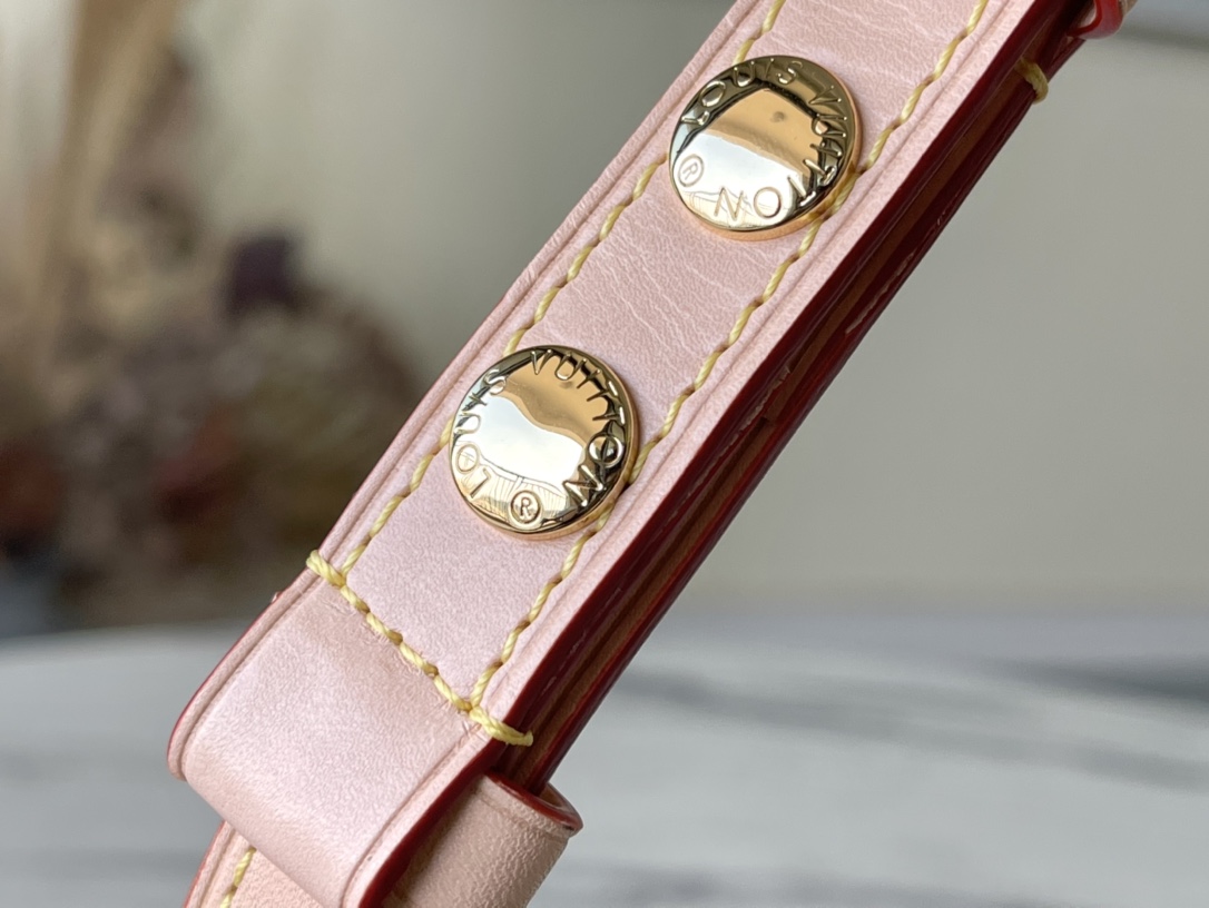 𝐋𝐎𝐔𝐈𝐒 𝐕𝐔𝐈𝐓𝐓𝐎𝐍    M46432