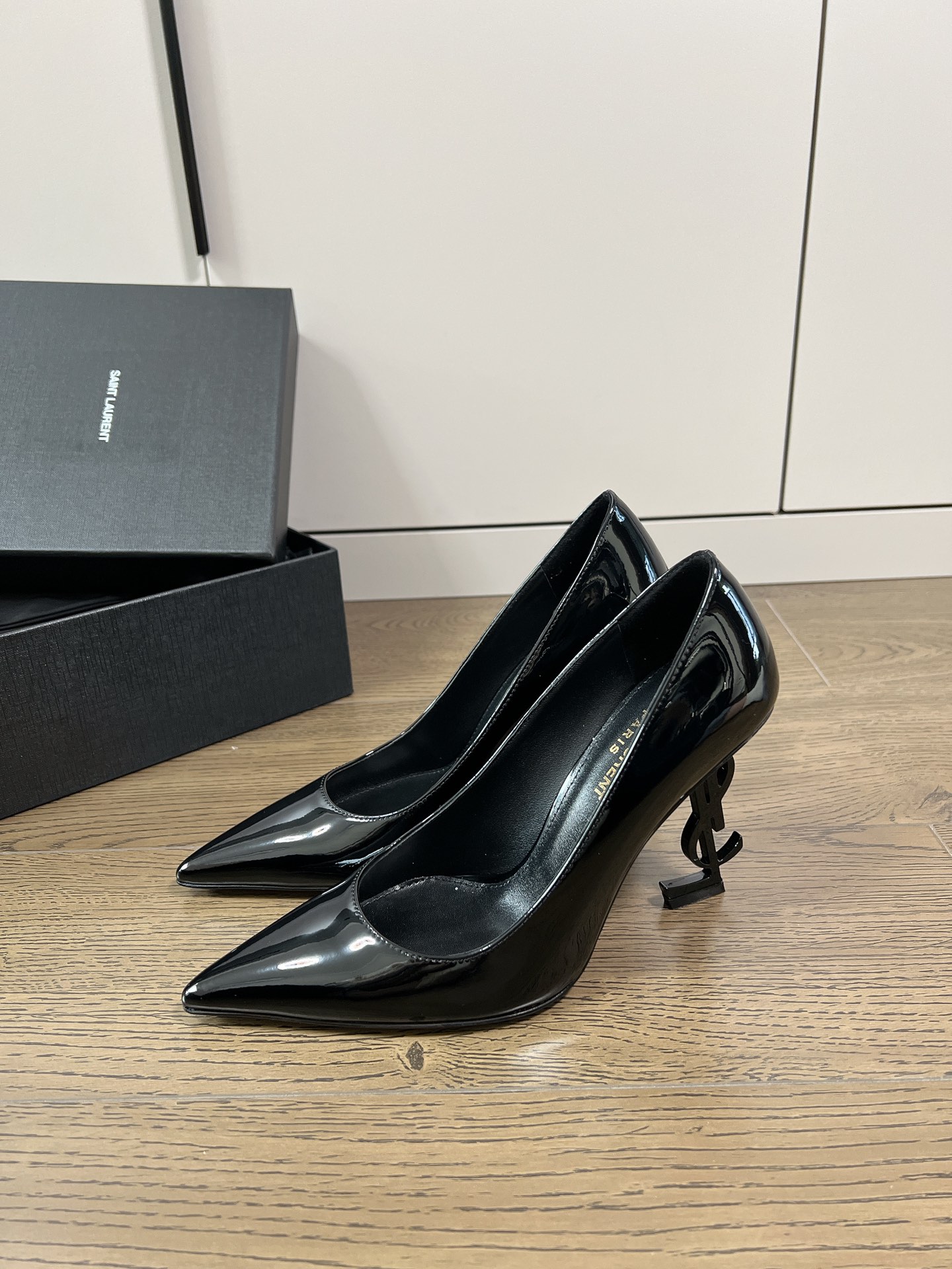𝙎𝙖𝙞𝙣𝙩 𝙇𝙖𝙪𝙧𝙚𝙣𝙩 | 𝟐𝟎𝟐𝟐/𝐒𝐒 𝐧𝐞𝐰 YSL｜Shaped heel shoes in the closet c high heels original cow patent leather