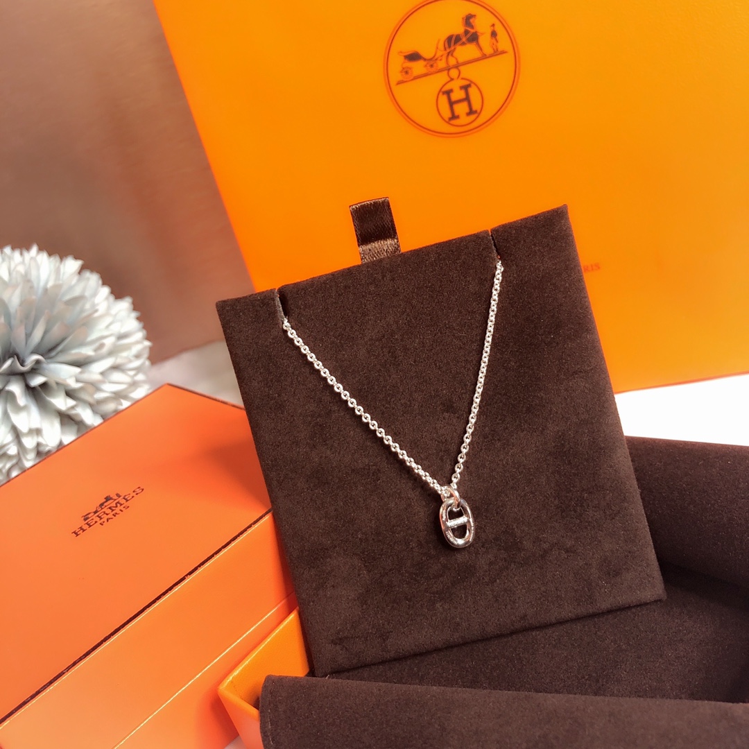 Hermes necklace