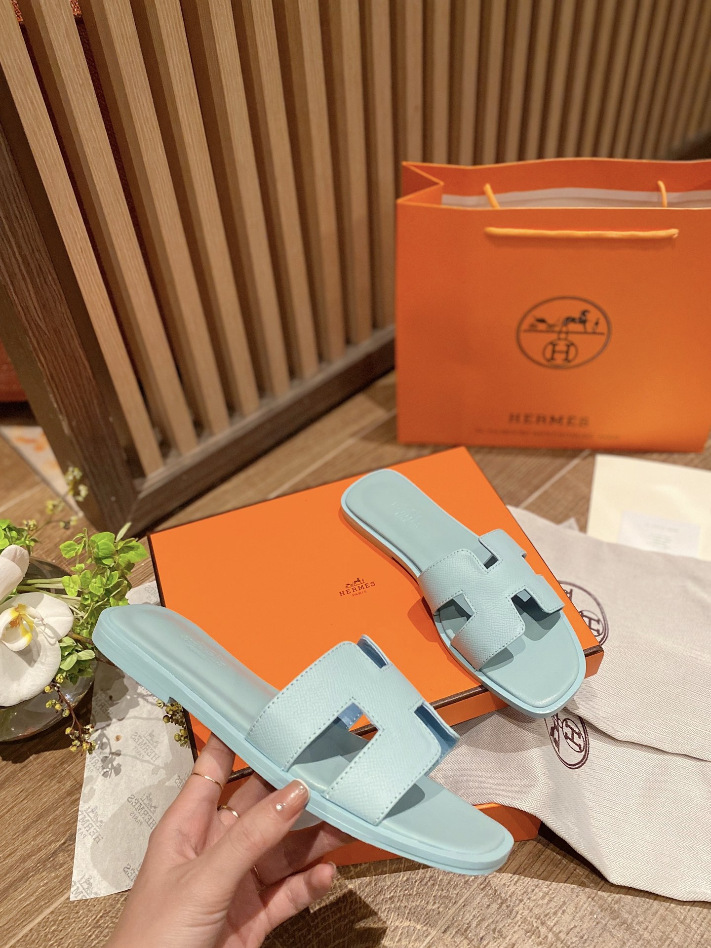 Hermes new revision of the first layer of cowhide