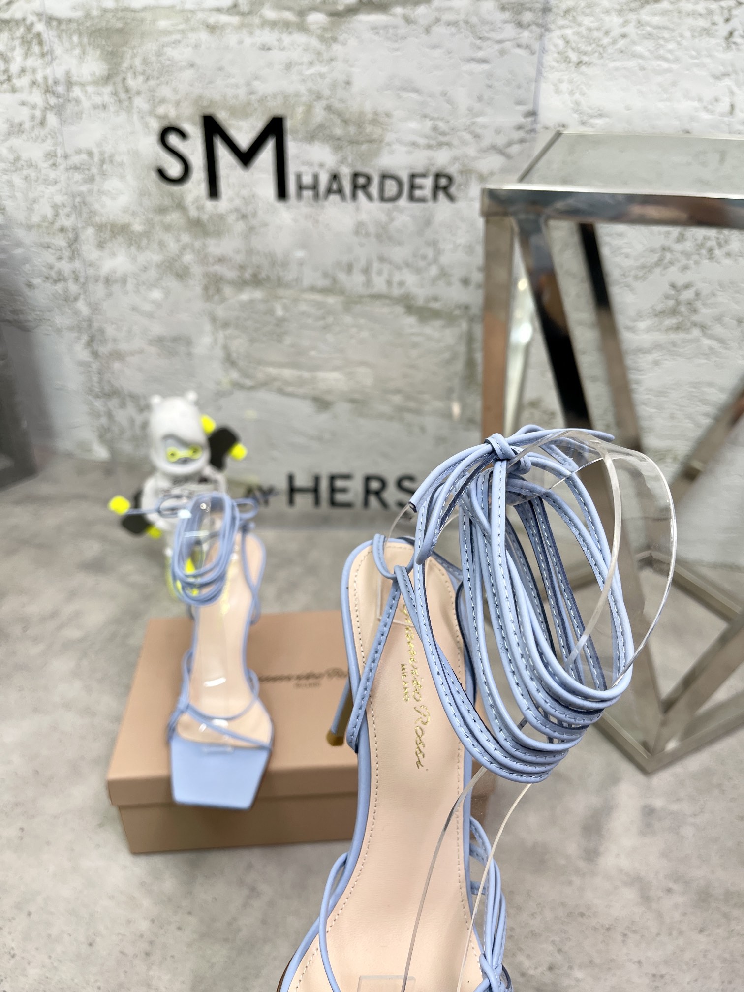 𝐆𝐢𝐚𝐧𝐯𝐢𝐭𝐨｜𝟐𝟎𝟐𝟑/𝐒𝐒 𝐧𝐞𝐰 Sylvie metallic high heels