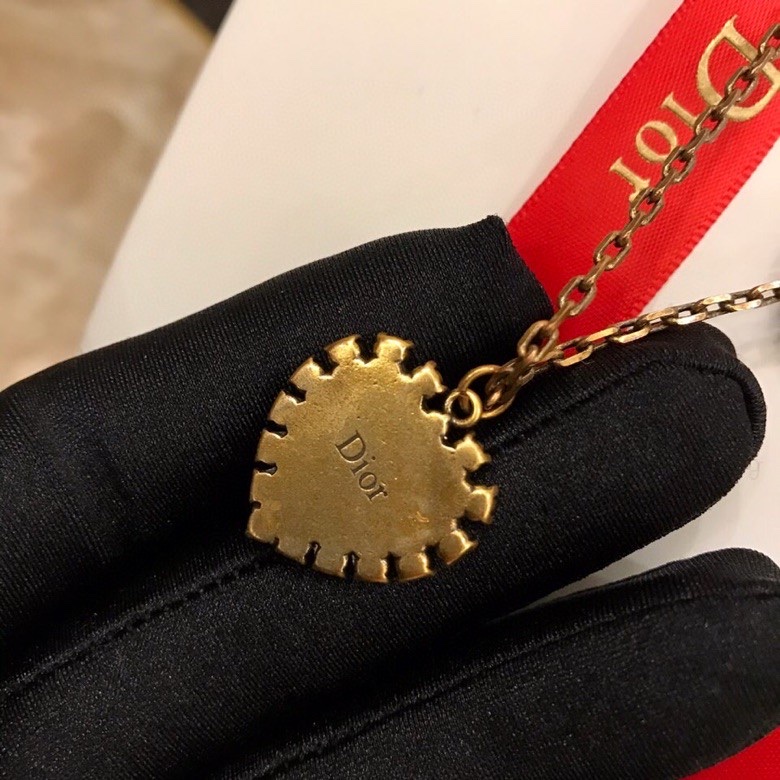Dior necklace