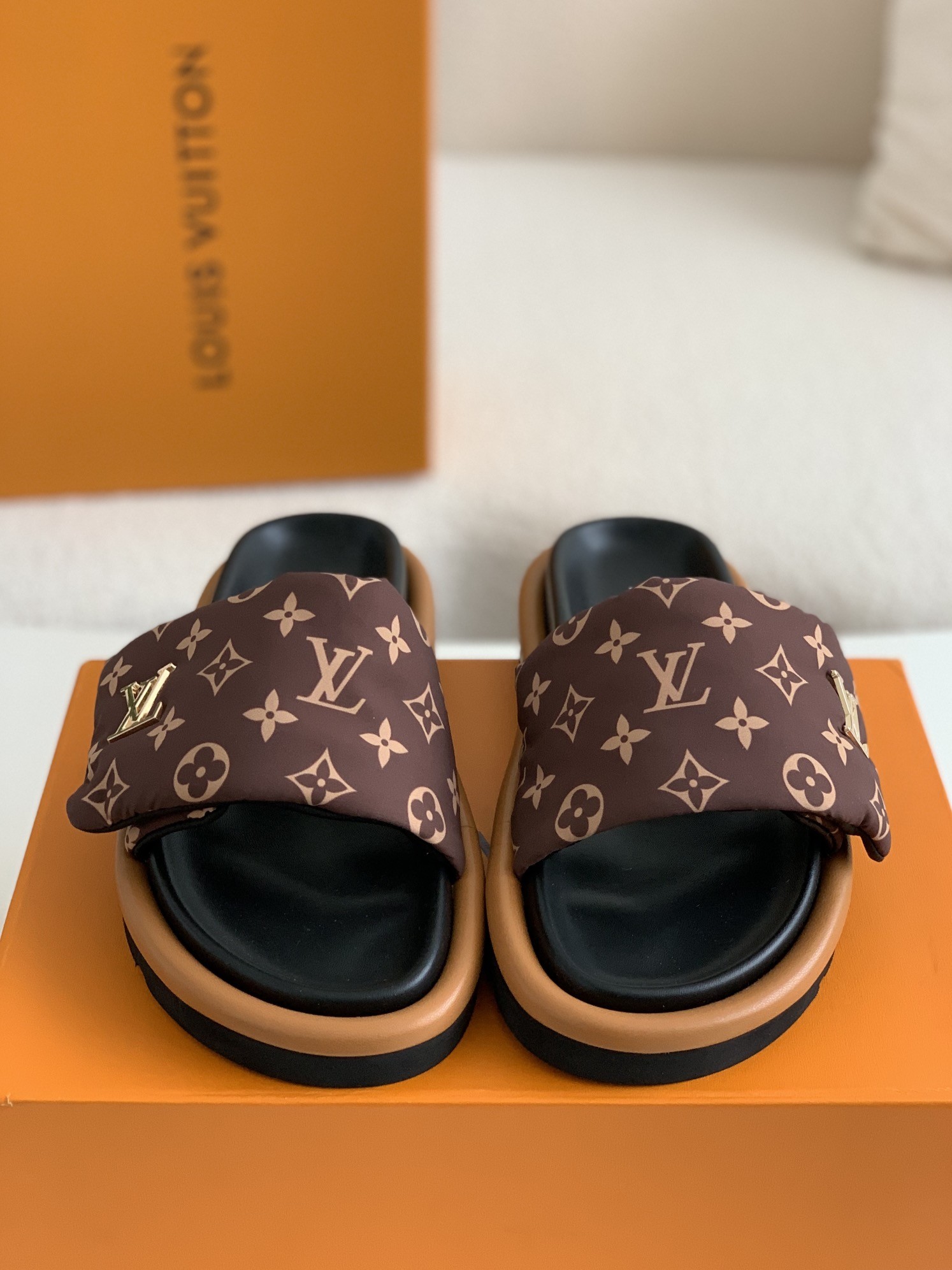LOUIS VUITTON SLIPPERS