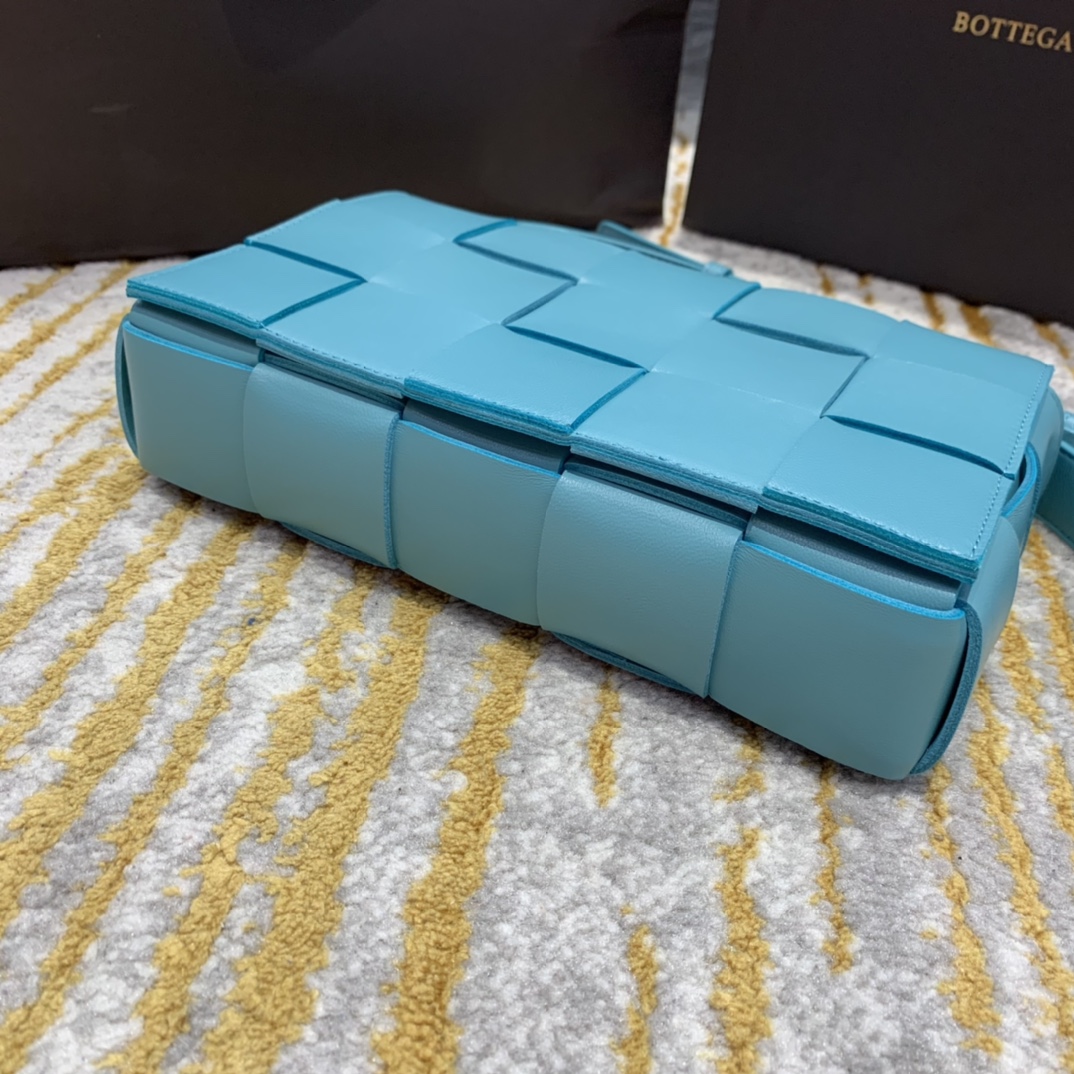 Bottega Veneta  𝘾𝘼𝙎𝙎𝙀𝙏𝙏𝙀 #578004