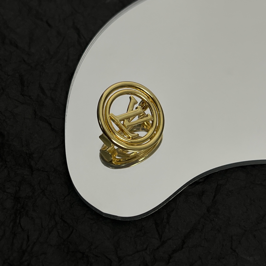 Louis Vuitton Lv brooch