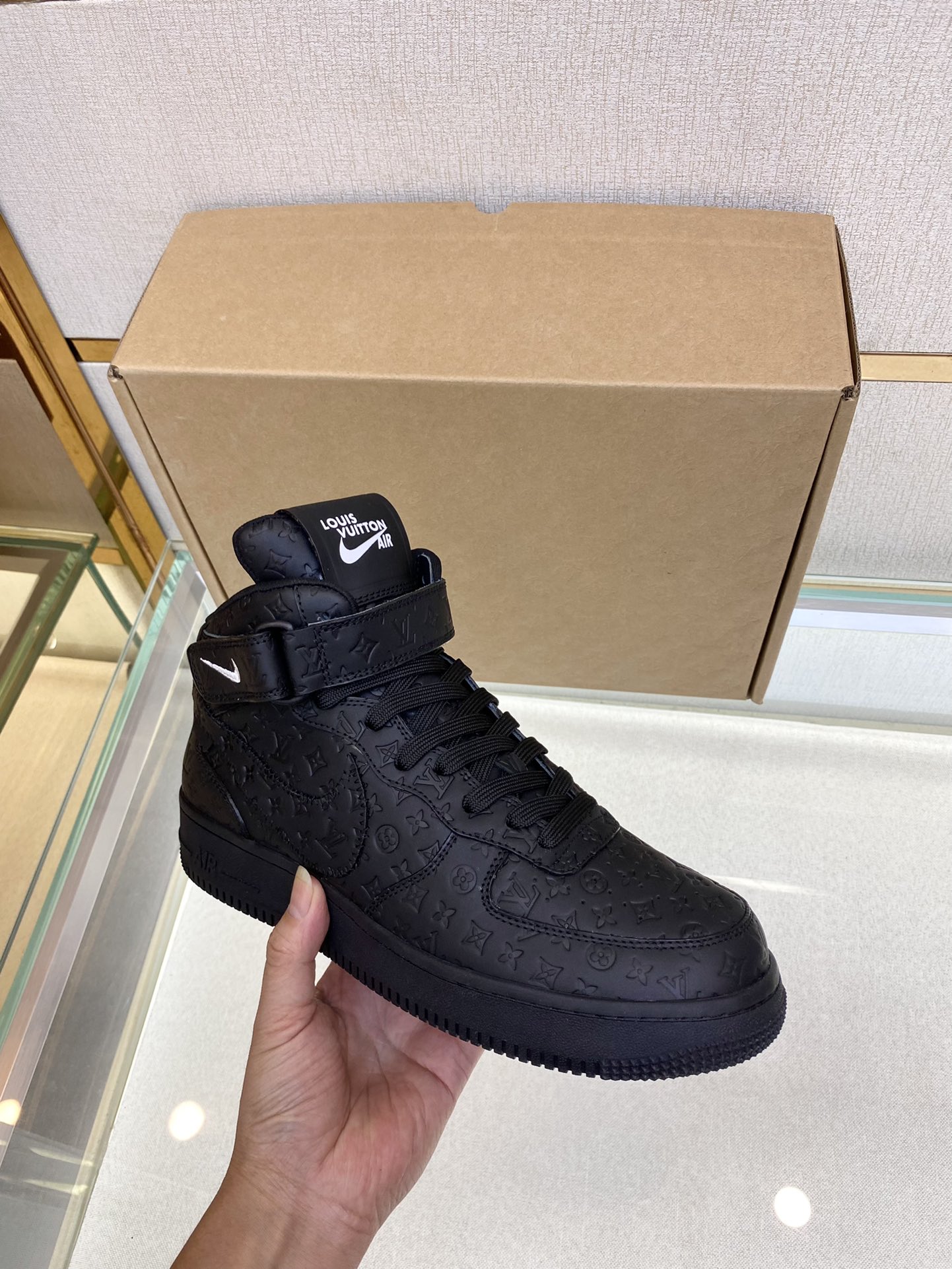 Louis Vuitton Nike Joint 🆕 Men's Abbesses High Top Sneakers