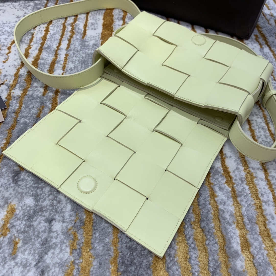 Bottega Veneta  𝘾𝘼𝙎𝙎𝙀𝙏𝙏𝙀 #578004