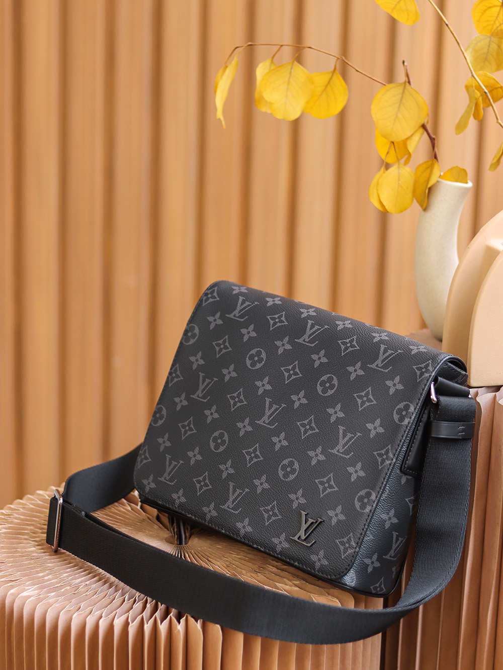 Louis Vuitton 𝐃𝐈𝐒𝐓𝐑𝐈𝐂𝐓 shoulder bag M44000 yy#850