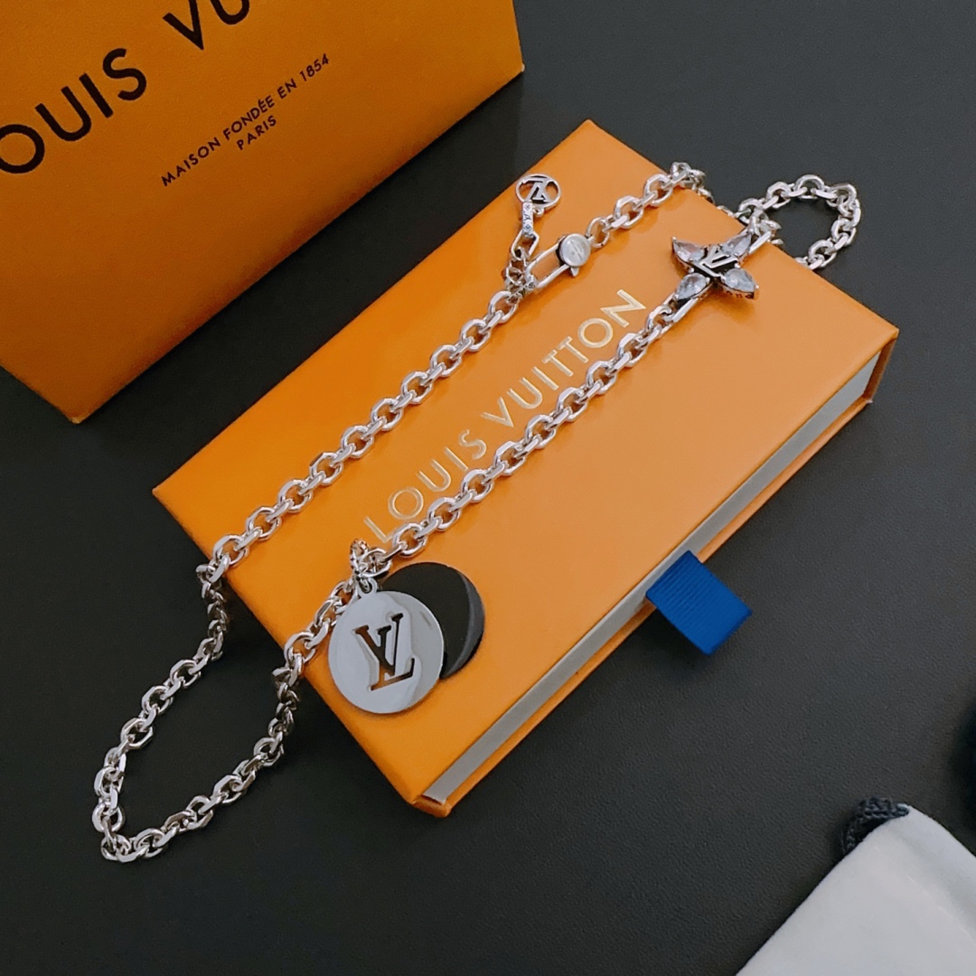 Louis Vuitton vintage silver necklace, couple's version, chain length 60 cm, changeable