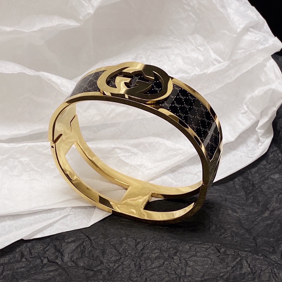 𝐆𝐮𝐜𝐜𝐢 Double G letter bracelet