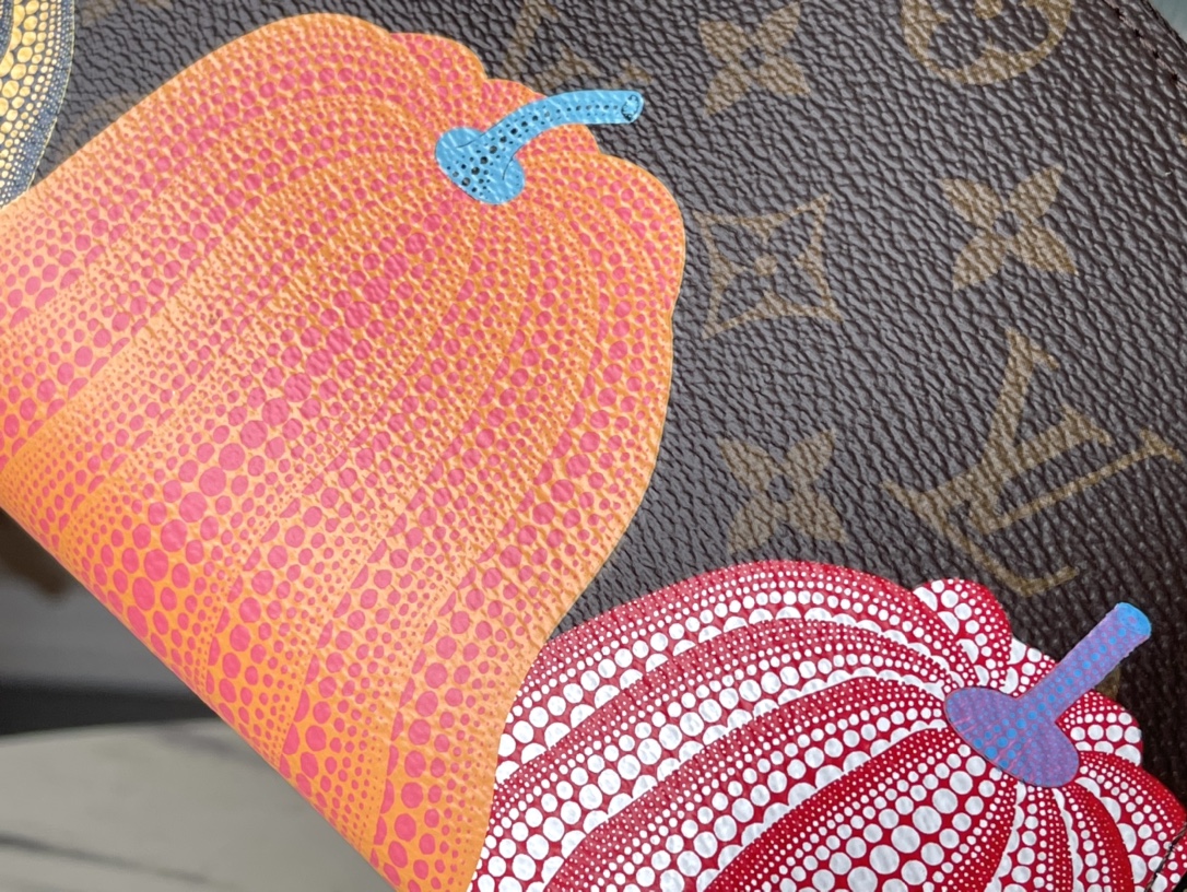 𝐋𝐎𝐔𝐈𝐒 𝐕𝐔𝐈𝐓𝐓𝐎𝐍      M46472