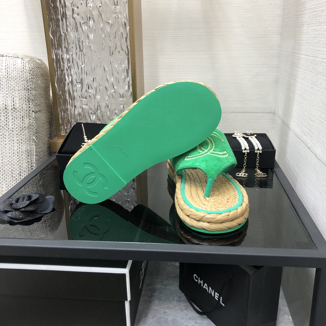 CHANEL 2022 knitted flip-flops fashionable and versatile series Imported custom towel fabric