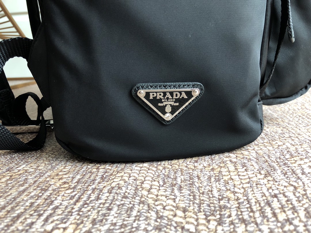 𝐏𝐑𝐀𝐃𝐀 New duffel bag