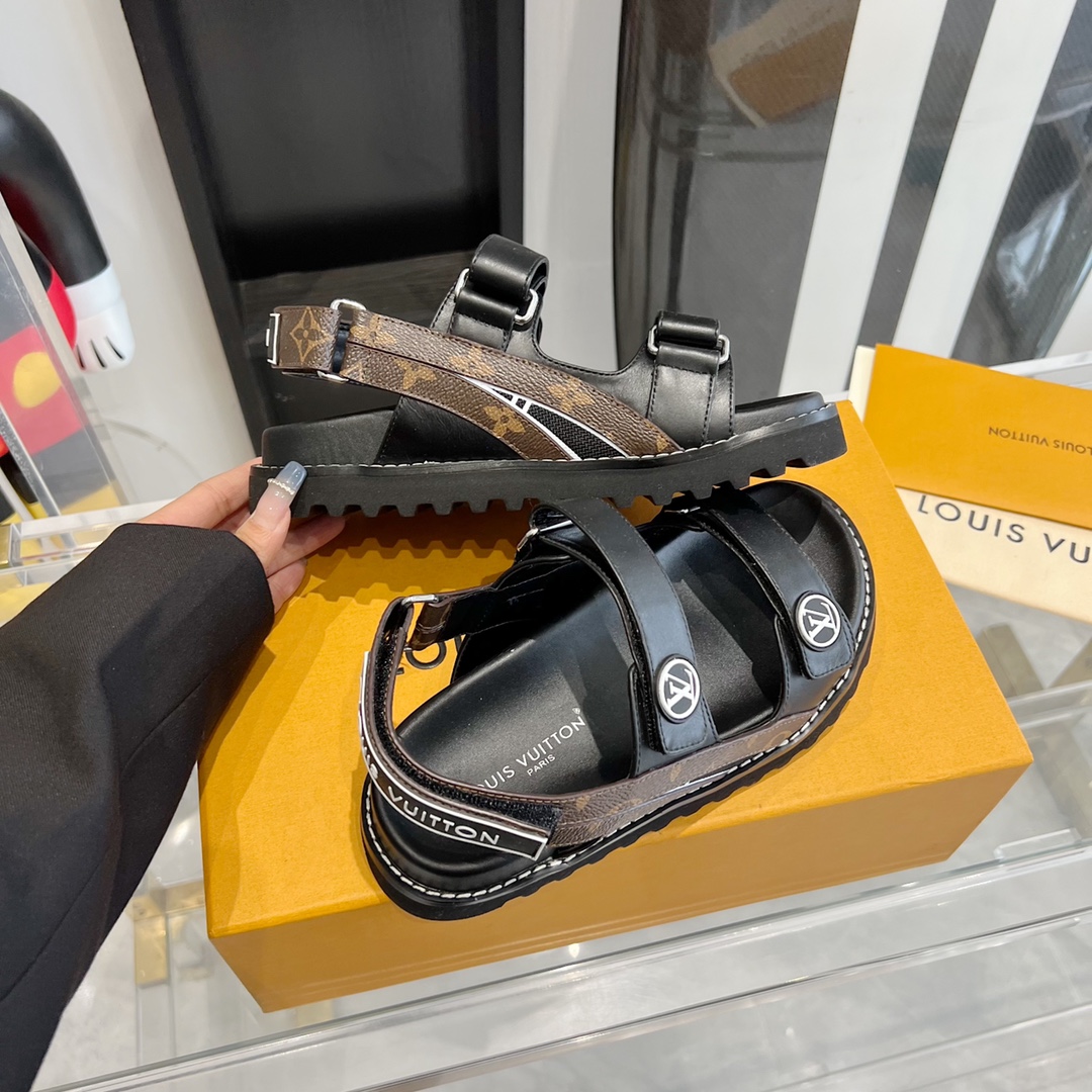 Louis Vuitton 2023 spring and summer beach sandals
