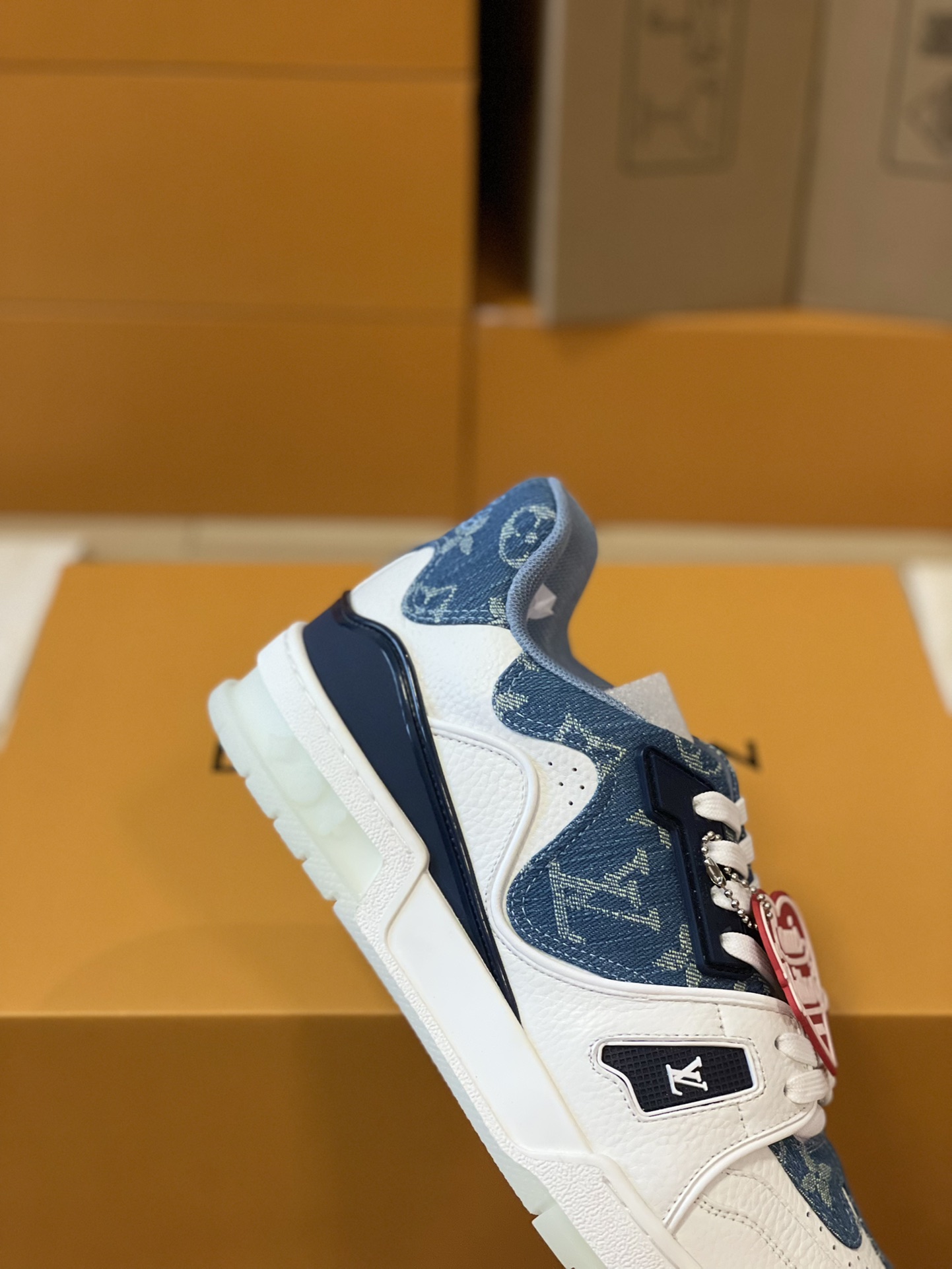 Louis Vuitton couple models DIY buckle sneakers sneakers