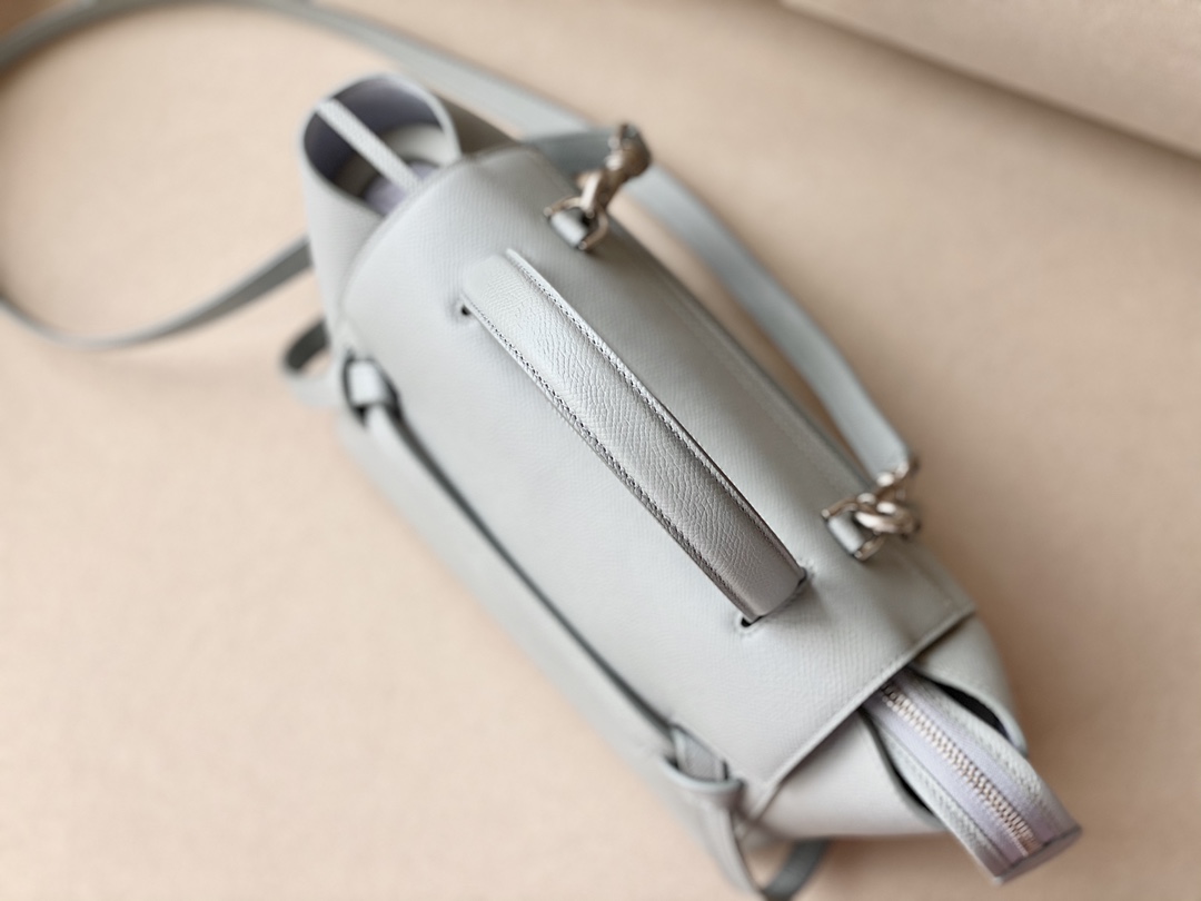 𝐂𝐞𝐥𝐢𝐧𝐞 BELT MICRO BAG in grained calfskin