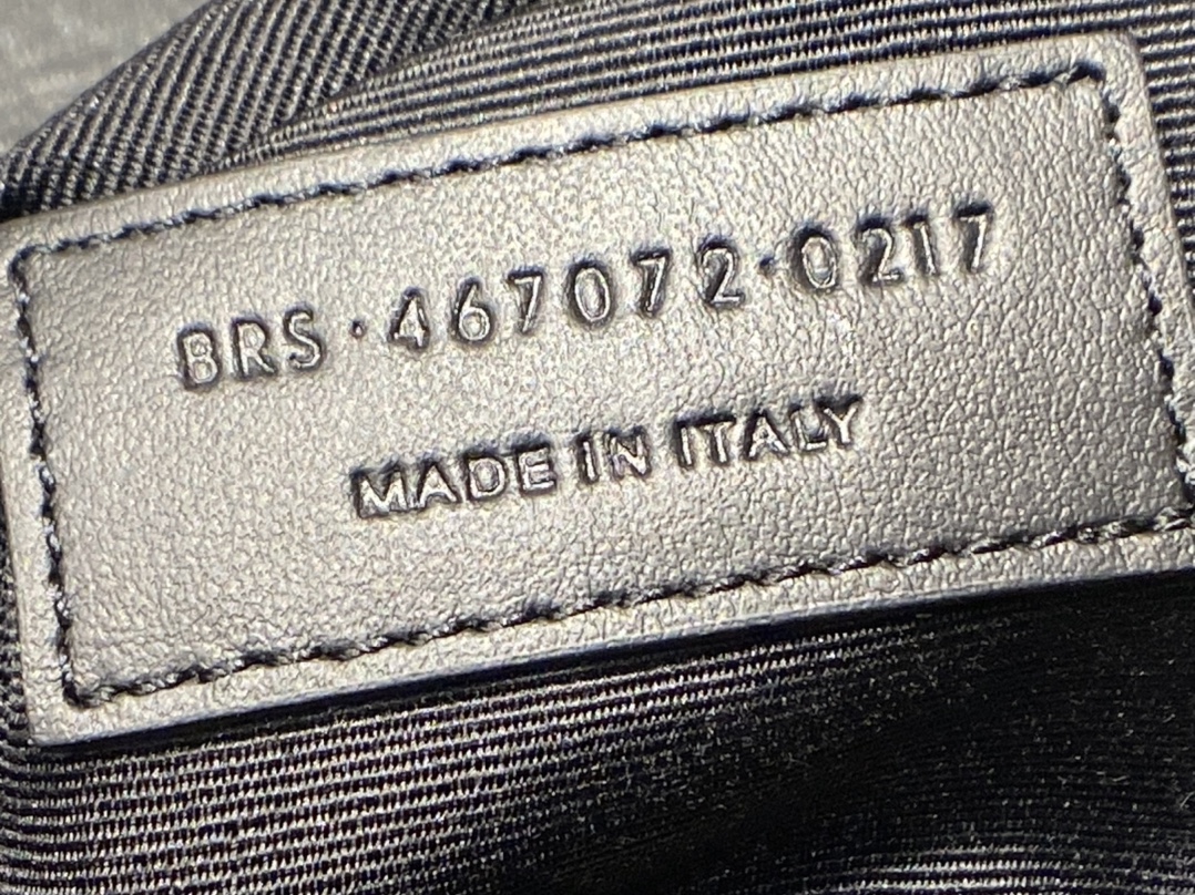 SAINT LAURENT 𝑳𝒐𝒖𝑳𝒐𝒖 #467072.Original leather.JD