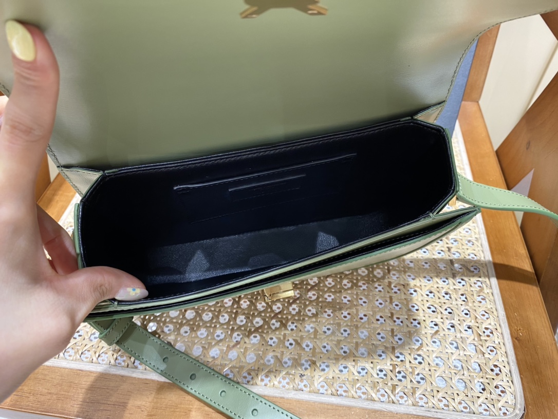 SAINT LAURENT 𝑺𝑶𝑳𝑭𝑬𝑹𝑰𝑵𝑶 𝑩𝑶𝑿 🎐.「avocado green」#634305.JD