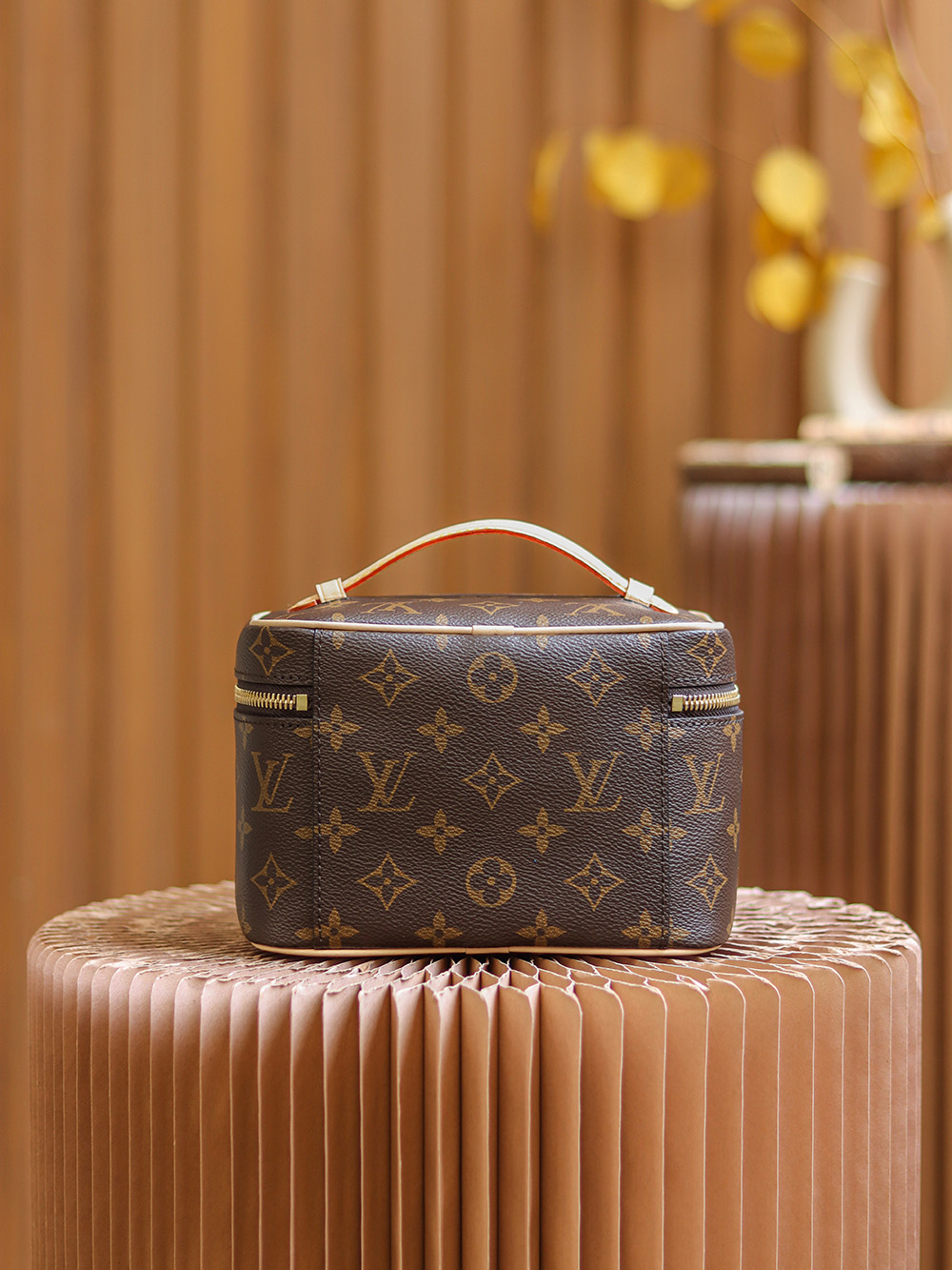 Louis Vuitton 𝐍𝐈𝐂𝐄 𝐌𝐢𝐧𝐢 cosmetic bag M44495 French original leather 🇫🇷 pure steel hardware