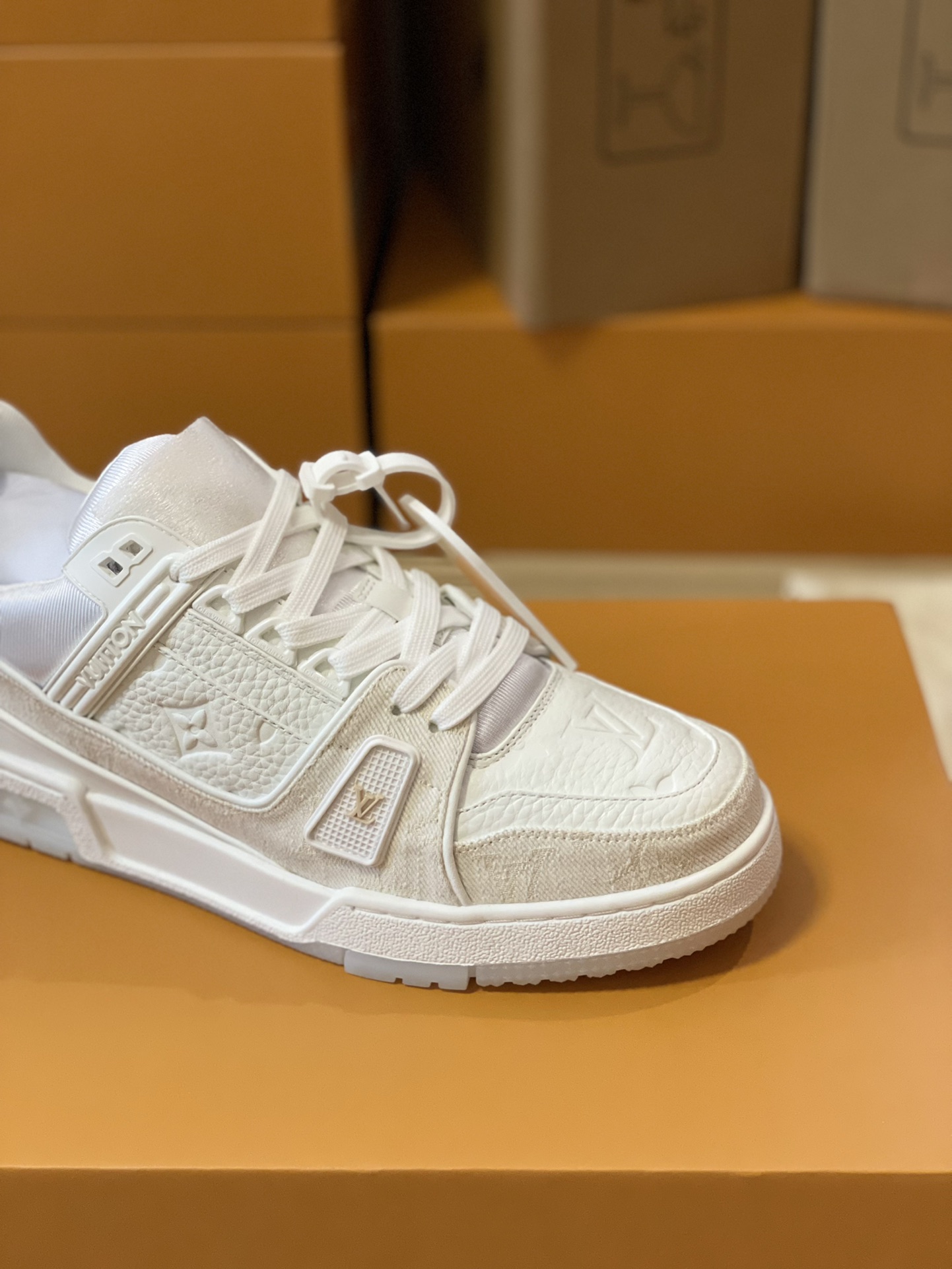 Louis Vuitton Trainer Couples Style 1A8FN8