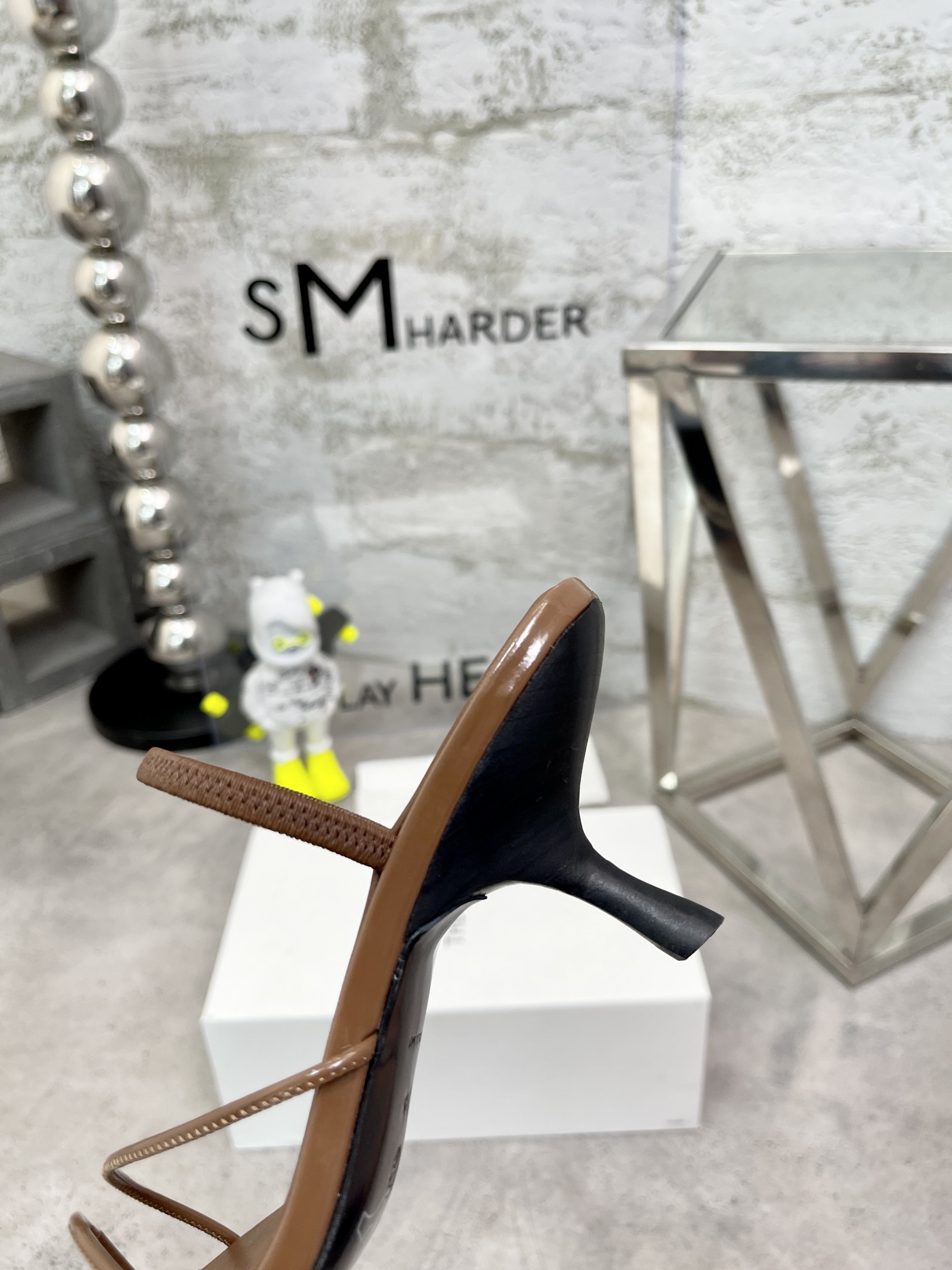 𝐓𝐡𝐞 𝐫𝐨𝐰｜𝟐𝟎𝟐𝟑/𝐒𝐒 𝐧𝐞𝐰 niche tide brand The row 2023 spring and summer new sexy thin strap cat heel sandals