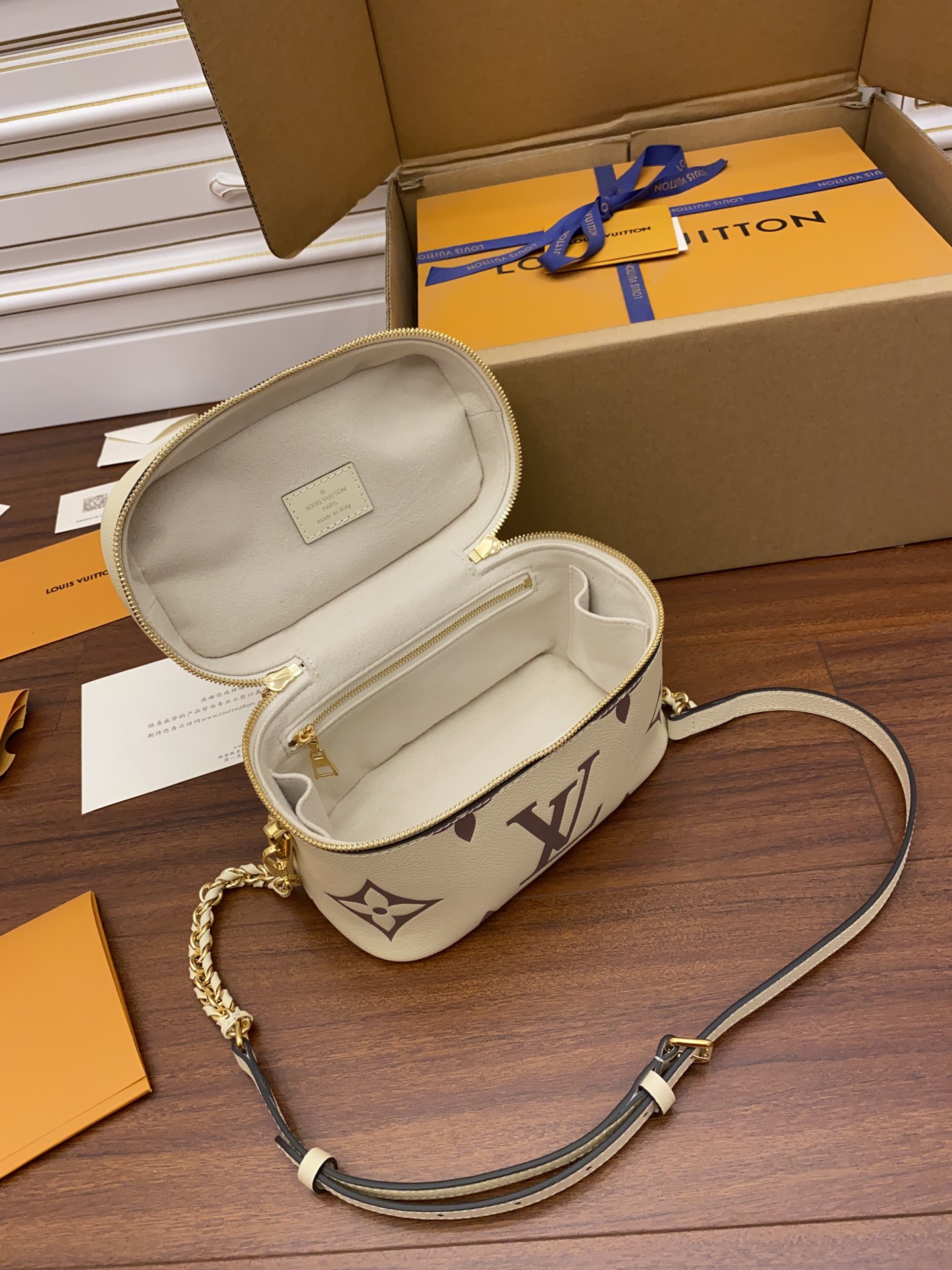 Louis Vuitton M45599 leather is genuine OEM Italian A-grade leather