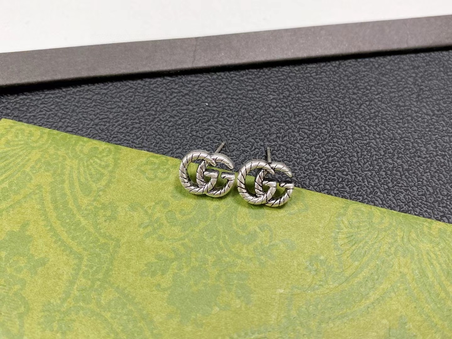 𝐆𝐮𝐜𝐜𝐢 small stud earrings