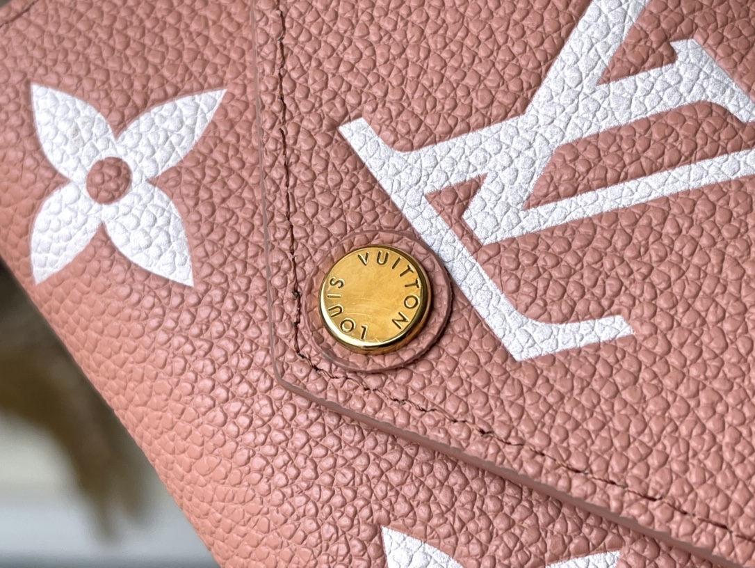 𝐋𝐎𝐔𝐈𝐒 𝐕𝐔𝐈𝐓𝐓𝐎𝐍    M81644