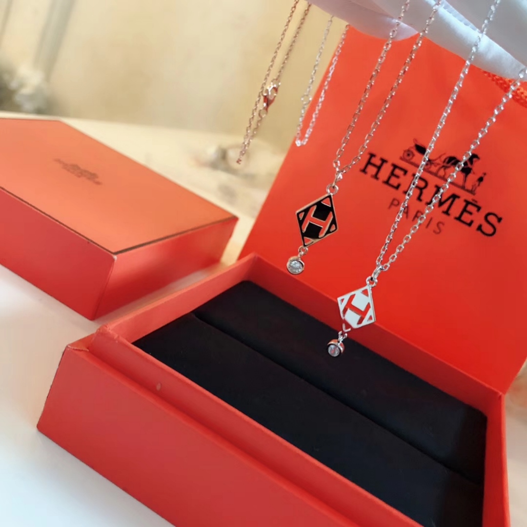 Hermes necklace