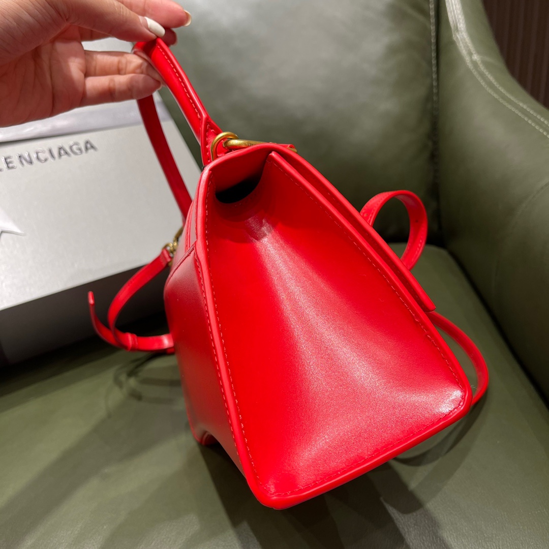 BALENCIAGA 𝐇𝐨𝐮𝐫𝐠𝐥𝐚𝐬𝐬 𝐒 The hourglass bag of the fashion world