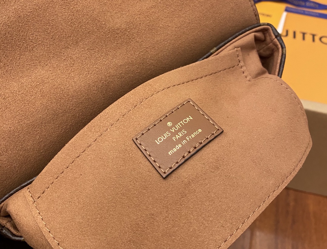 Louis Vuitton M168950