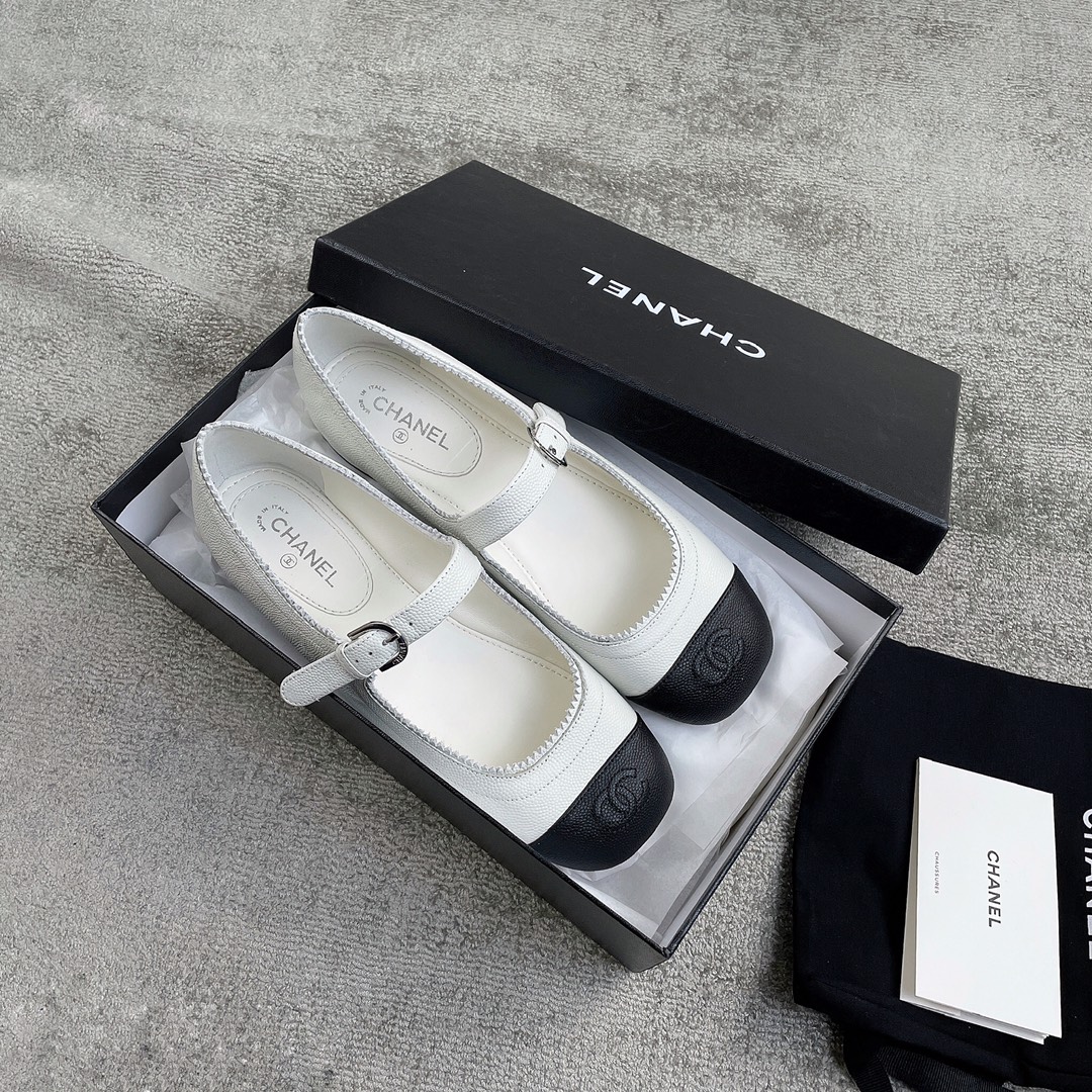 CHANEL Mary Jane shoes caviar sheepskin is that very soft fleshy texture