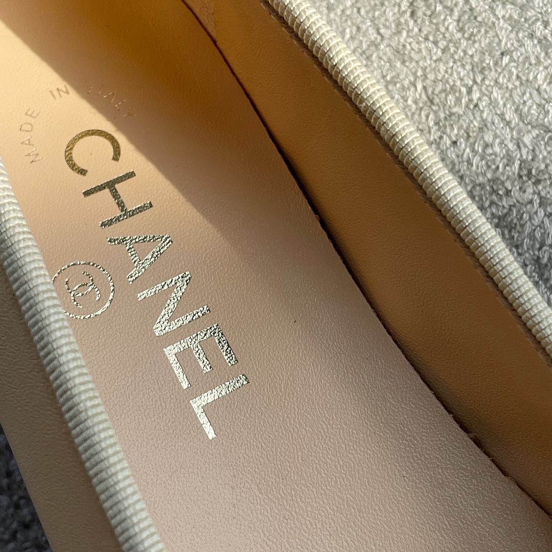CHANEL classic ballet shoes the version is very positive classic models do not have to worry about the version