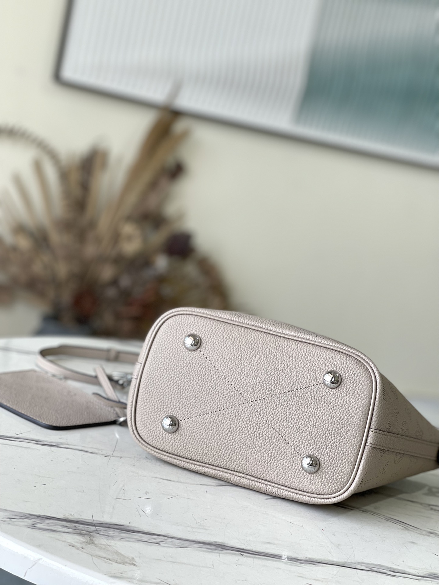 𝐋𝐎𝐔𝐈𝐒 𝐕𝐔𝐈𝐓𝐓𝐎𝐍   M21849