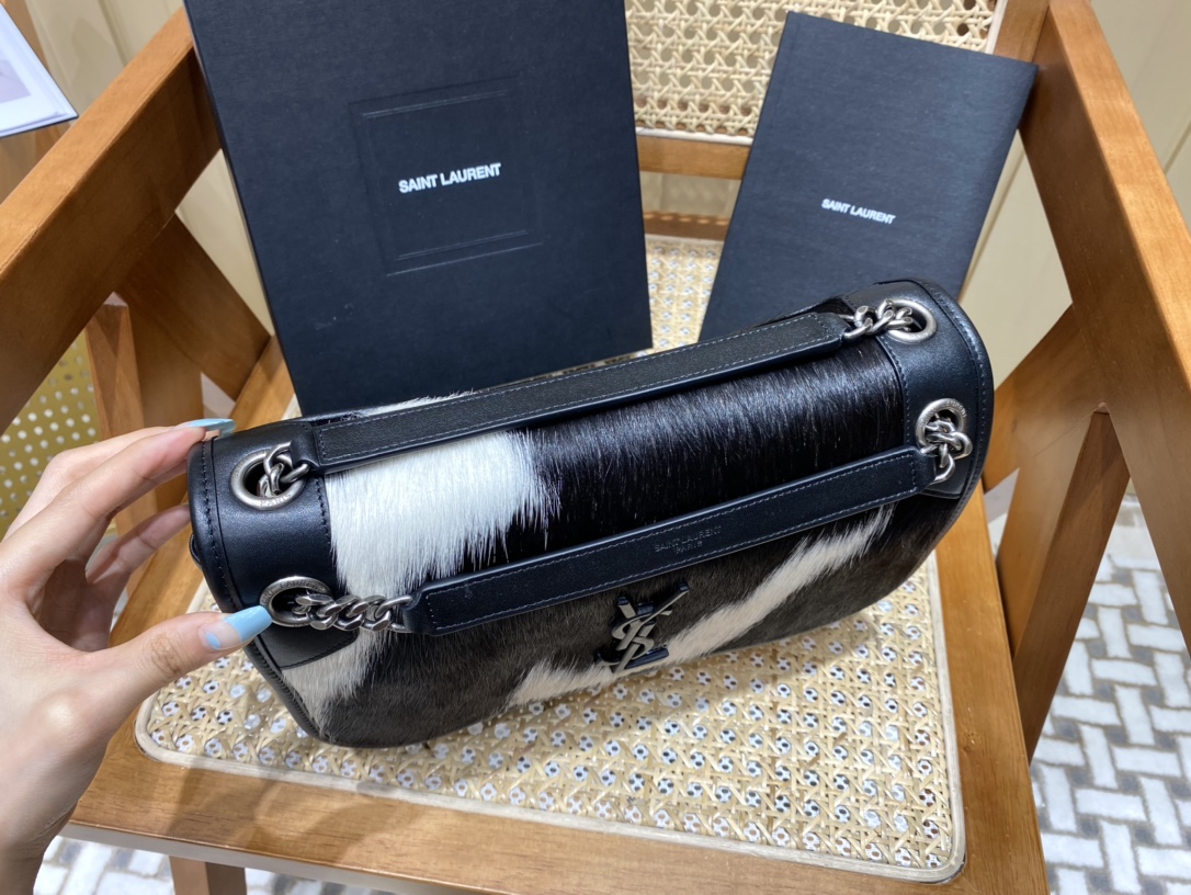 SAINT LAURENT  𝐍𝐢𝐤𝐢 28𝐜𝐦 #633158