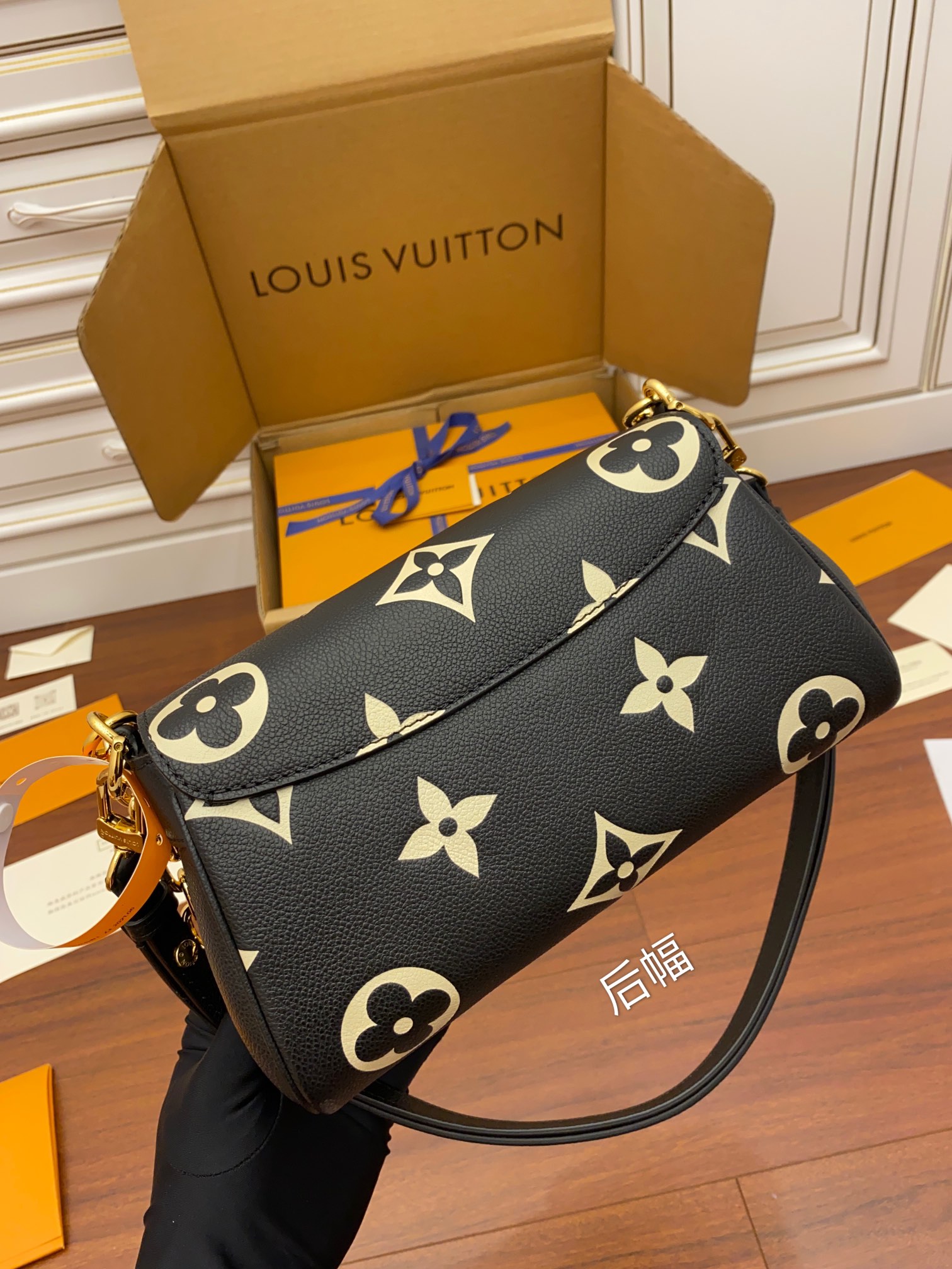 Louis Vuitton  M45859