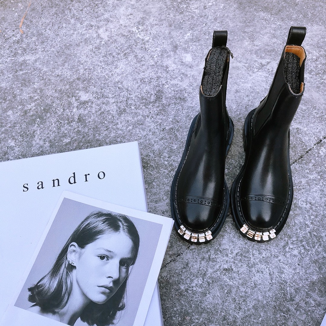 SANDRO 21ss metal head cowhide short Chelsea boots A pair of stylish and cool little boots
