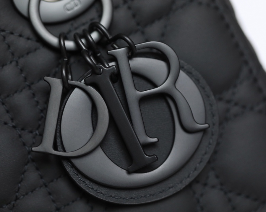 Four compartments So black🖤 DR-091 Lady Dior Ultra Mat Pocket Handbag