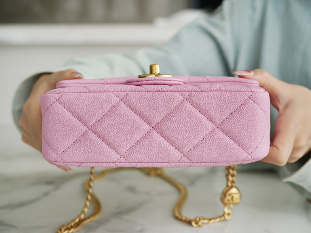 𝗖𝗛𝗔𝗡𝗘𝗟✦𝗖𝗹𝗮𝘀𝘀𝗶𝗰 𝗙𝗹𝗮𝗽23P Spring and Summer New Love Adjustment Buckle Square Fatty Pink