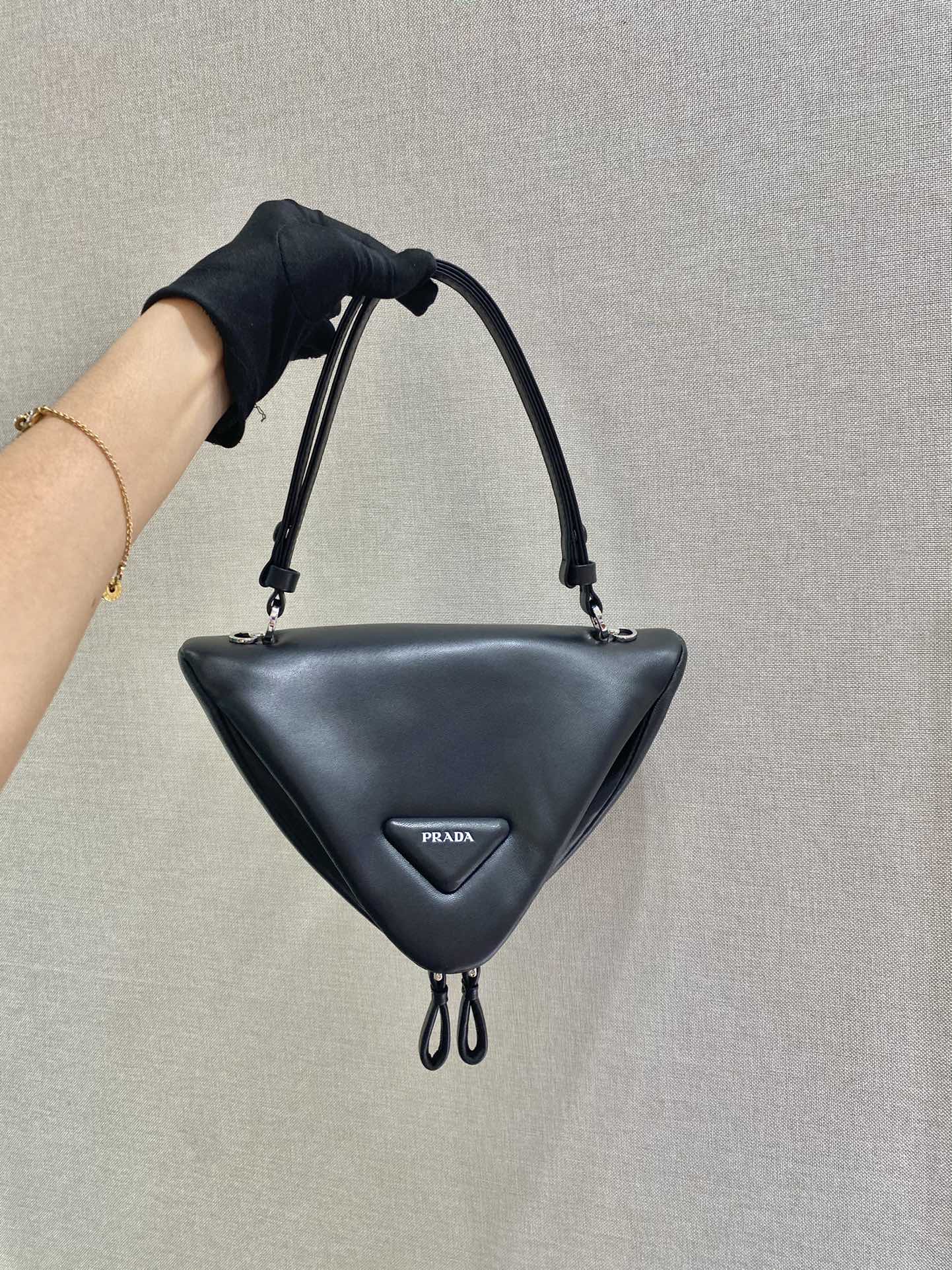𝐏𝐑𝐀𝐃𝐀 New Women's Bag 1BA315