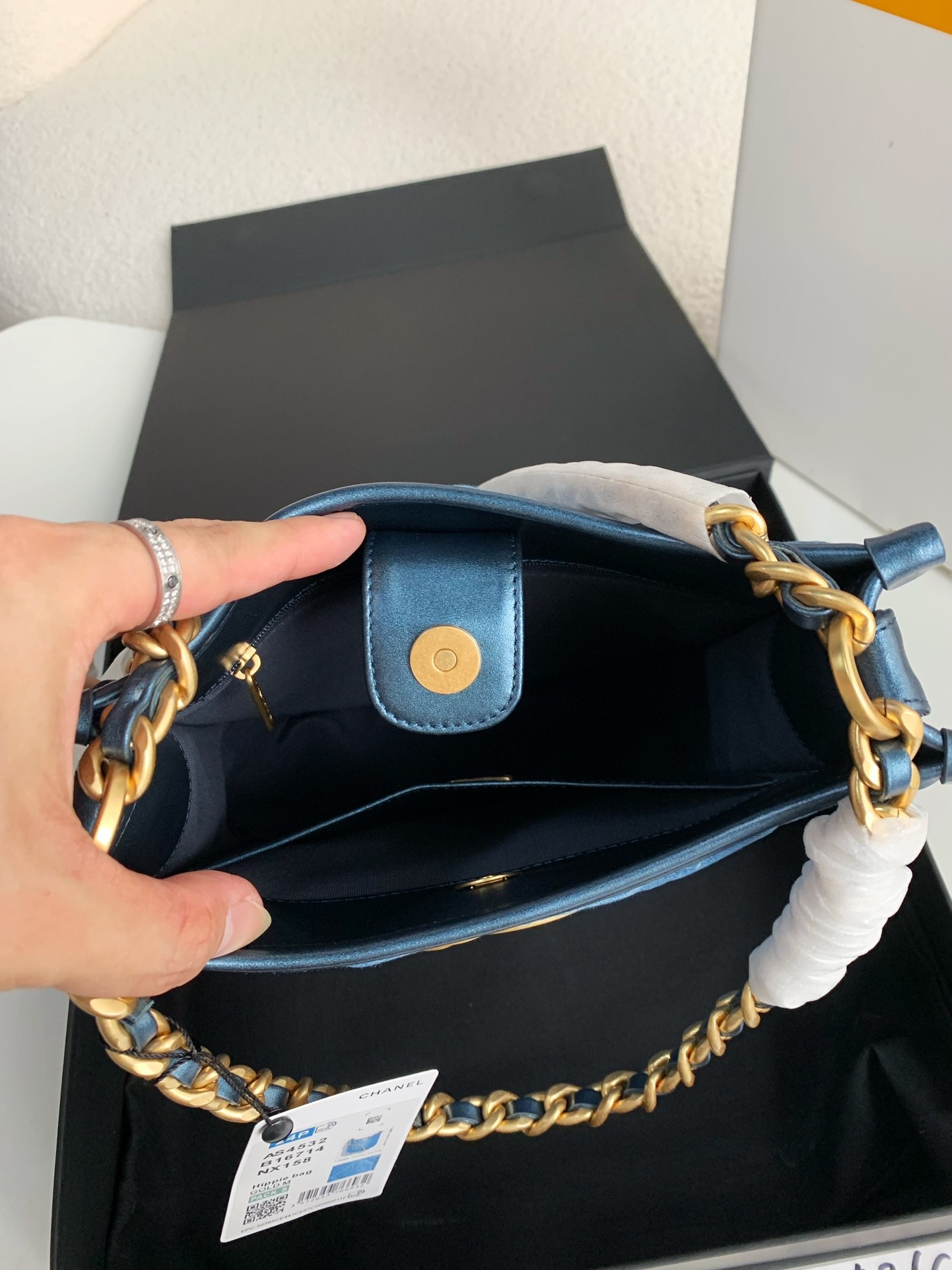 Chanel Denim Hobo pocket straggler shoulder bag Size：22*6*24cm