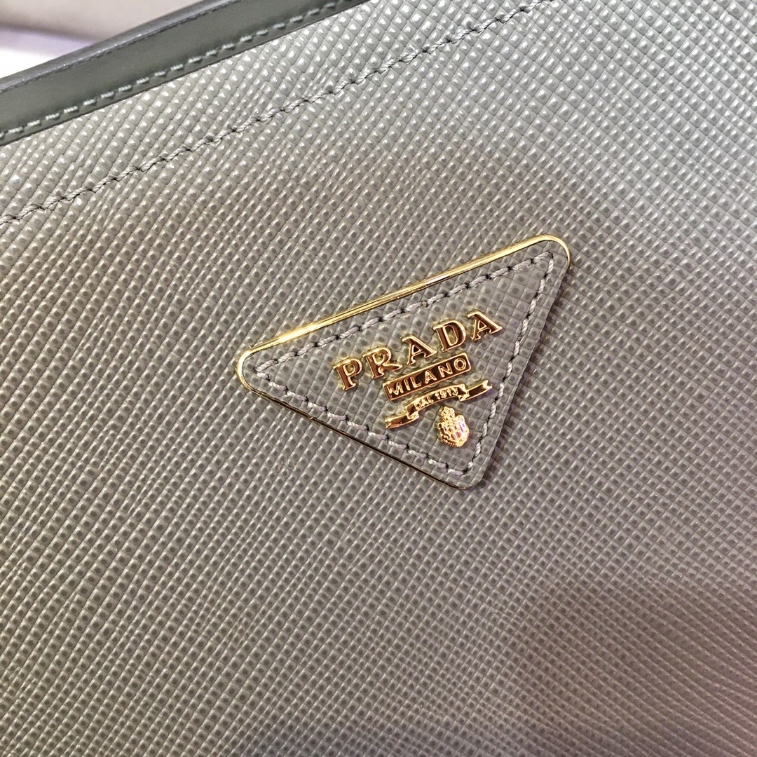 𝐏𝐑𝐀𝐃𝐀 Matinee Handbag 1BA282