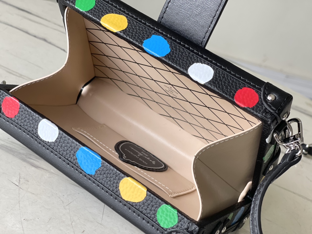 𝐋𝐎𝐔𝐈𝐒 𝐕𝐔𝐈𝐓𝐓𝐎𝐍 M21621 Yayoi Kusama series