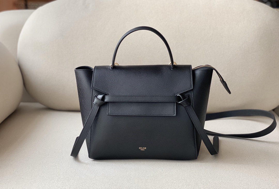 𝐂𝐞𝐥𝐢𝐧𝐞 BELT MICRO BAG in grained calfskin