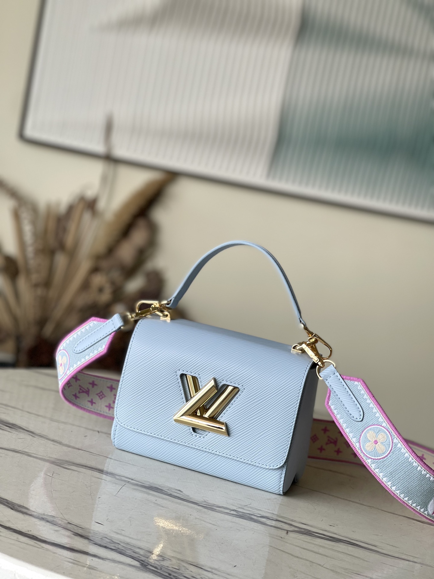 𝐋𝐎𝐔𝐈𝐒 𝐕𝐔𝐈𝐓𝐓𝐎𝐍 M22515 Twist Small Bag
