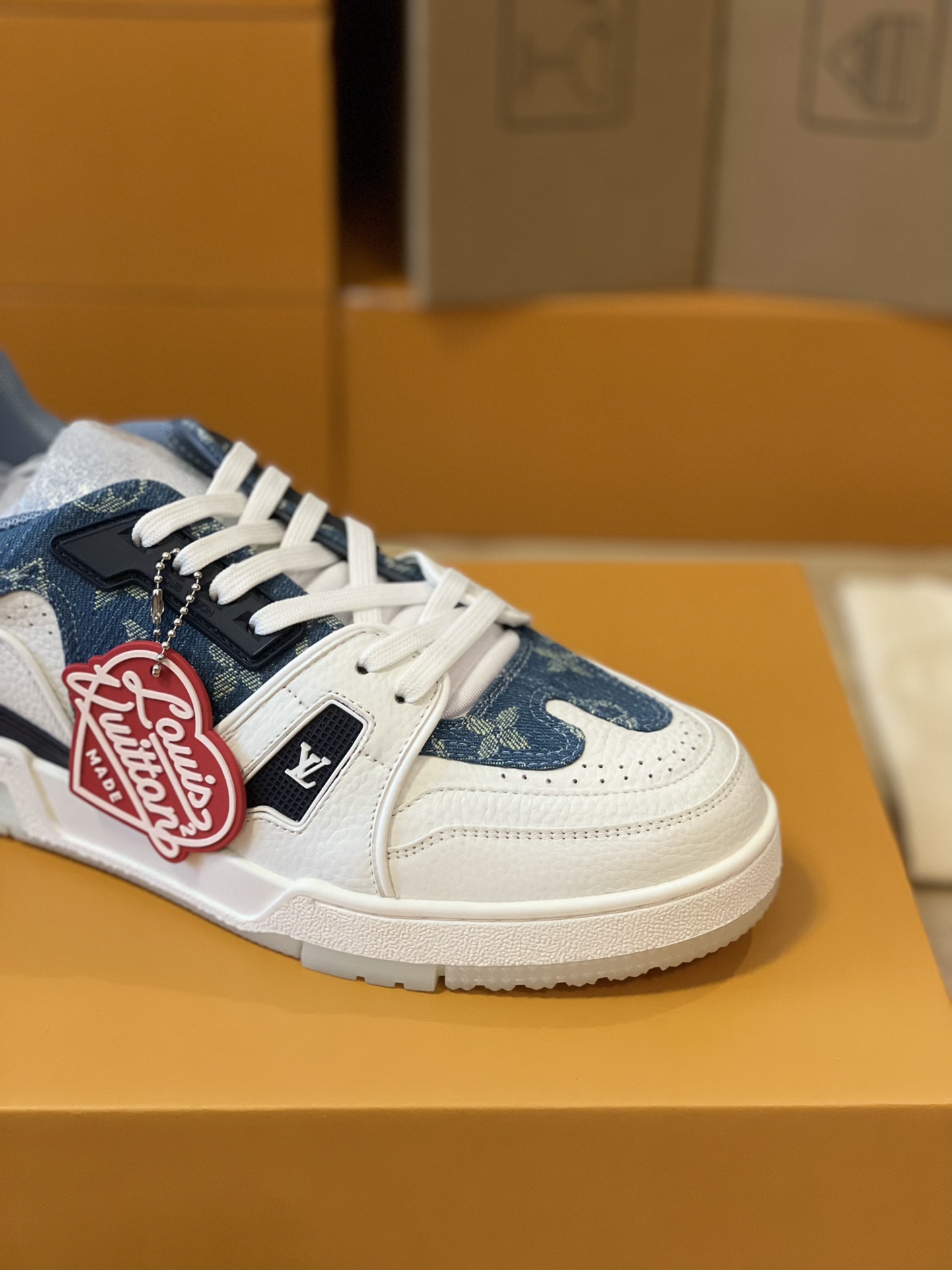 Louis Vuitton couple models DIY buckle sneakers sneakers