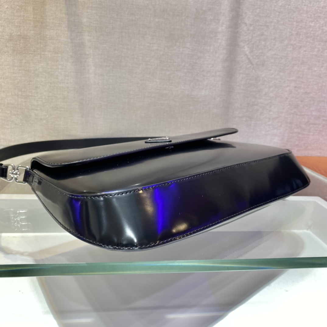 𝐏𝐑𝐀𝐃𝐀 New long underarm bag